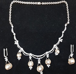 Diamond neckset