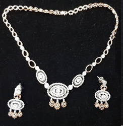 Diamond neckset