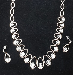 Diamond neckset