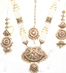 jadau neckset